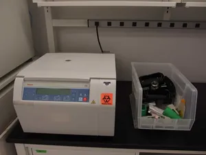 Thermo Scientific Sorvall ST 8R Refrigerated Benchtop Centrifuge with M-10 Rotor