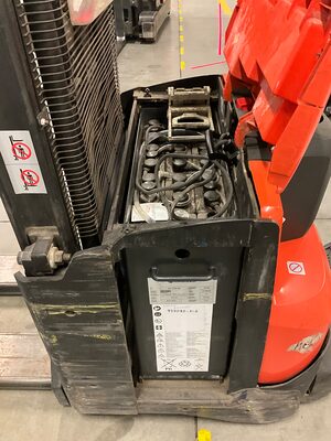 Manipulação de Material Toyota SWE120L