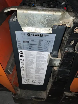 Toyota BT Staxio LPE200/6 Pallet Jack With Hawker Battery