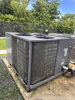 Carrier Industrial Refrigeration Unit/Air Conditioner with Safety Switch, Monitor and Control Panel