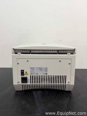 Los aus 2 Laborzentrifuge Eppendorf 5702