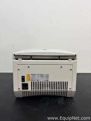 Los aus 2 Laborzentrifuge Eppendorf 5702