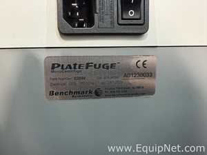 Los aus 2 Laborzentrifuge Benchmark Scientific Inc. C2000 PlateFuge