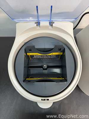 Los aus 2 Laborzentrifuge Benchmark Scientific Inc. C2000 PlateFuge