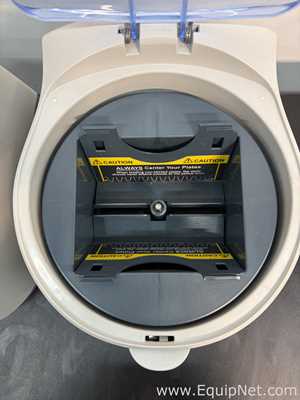 Los aus 2 Laborzentrifuge Benchmark Scientific Inc. C2000 PlateFuge