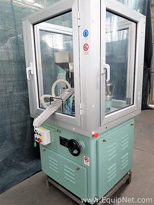 Máquina de Encapsulamento e Envase de Cápsulas Zanasi RM63