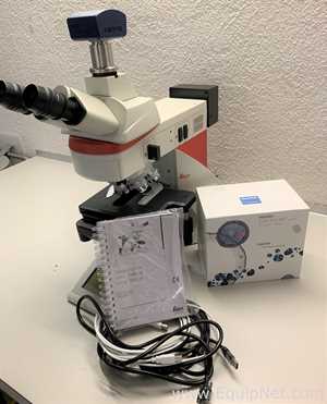 Microscópio Leica DM4 M