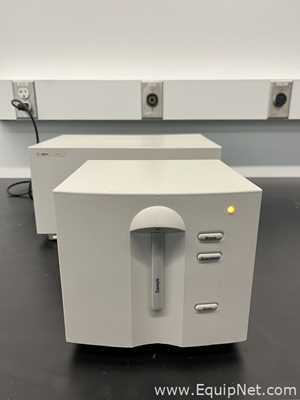 Agilent 8453 Diode Array UV VIS Spectrophotometer with Single Cuvette Holder G1103A