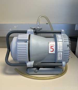 Edwards XDS5 Vacuum Pump