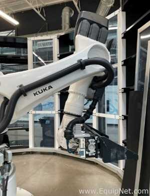 Brazo de Robot de 6 Ejes marca Kuka modelo KR510R3080 con Unidad de Control marca Kuka modelo KR C4