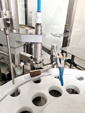 Combinação Envasadora-Tampadora Monobloco  IMA FARMOMAC F97