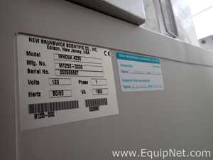 New Brunswick Scientific Innova 4230 Refrigerated Incubator Shaker