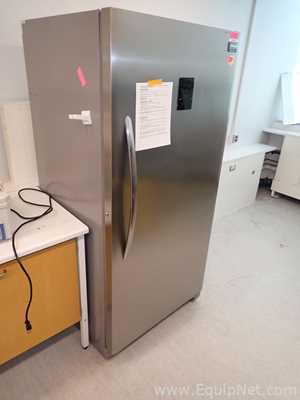 Frigidaire FGVU21F8QFC Refrigerator