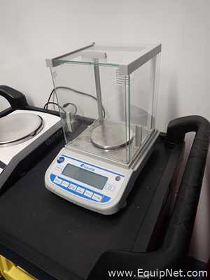 Lot of 2 Sartorius Quintix2102-1S and 1 Accuris W3200-500 Balances