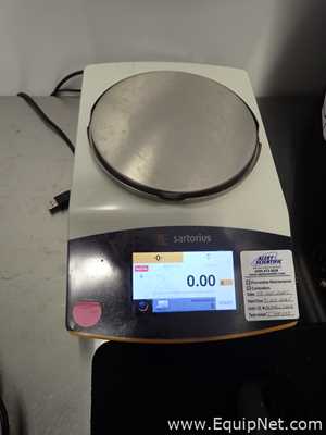 Lot of 2 Sartorius Quintix2102-1S and 1 Accuris W3200-500 Balances