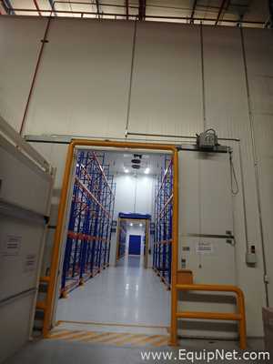 Dos Cuartos Refrigeracion Almacenamiento Acceso Caminando Fabricada Paneles Compartiiendo una Pared