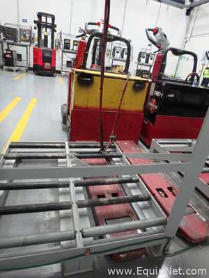 Transpaleta Electrico marca Raymond modelo 8400