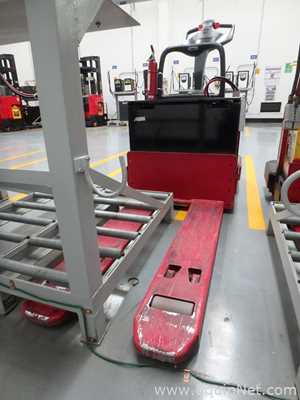 Raymond 8400 Electric Pallet Jack