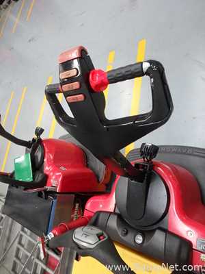 Raymond 8400 Electric Pallet Jack