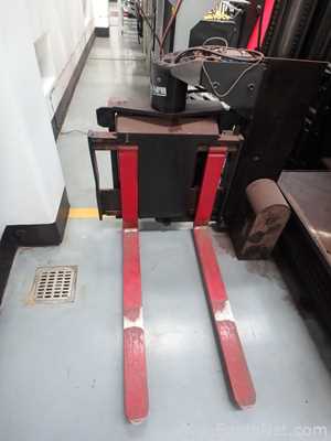 Empilhadeira Raymond  SA-CSR30T