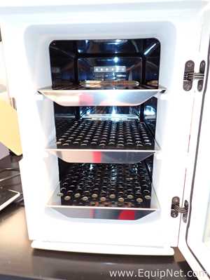 Incubadora Thermo Scientific Fisherbrand 18L Low Temp Incubator