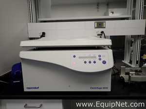 Centrífuga para laboratorio Eppendorf 5810