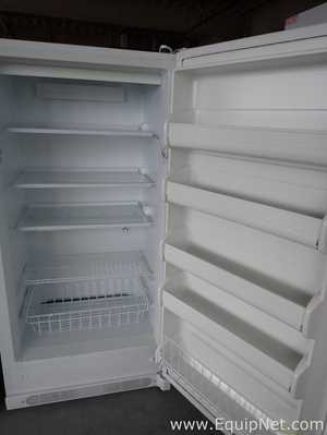 Refrigeradores Frigidaire FRU17G4JW19