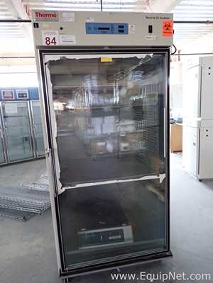 Thermo Scientific 3950 Reach-In CO2 Incubator