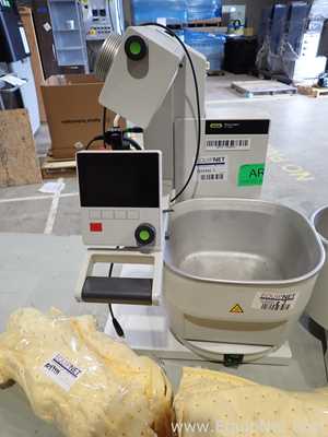 Buchi R-300 Rotary Evaporation System with B-300 Base and B-305 and B-491 Heating Baths - 8609