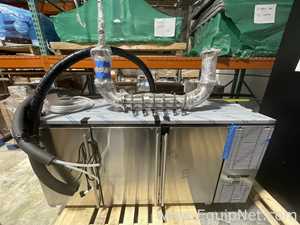 Linhas de Unidade de Refrigeração Uline UCBR572-SS01A