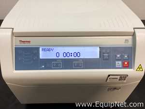 Centrífuga para Laboratórios Thermo Scientific Sorvall ST 8