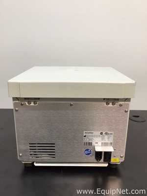 Centrífuga para Laboratórios Thermo Scientific Sorvall ST 8