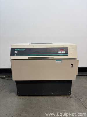 New Brunswick INNOVA 4330 Refrigerated Incubator Shaker