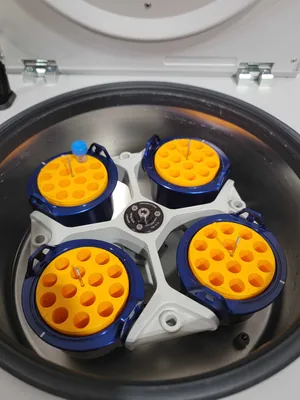 Centrífuga para laboratorio Eppendorf 5810 R