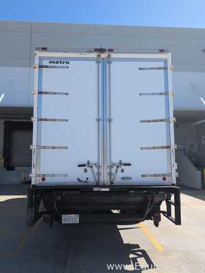2016 International Refrigerated Box Truck with Lift Gate
