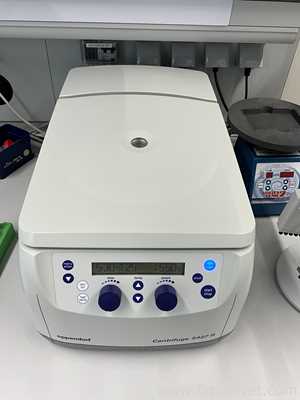 Centrífuga para laboratorio Eppendorf 5427R