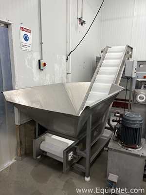Flighted Incline Conveyor with Hopper
