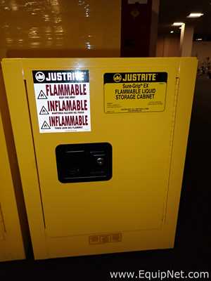 Lote de 2 Gabinetes de Almacenamiento de Inflamables JustRite Requisitos de aire 4 GALS.  4 Galones