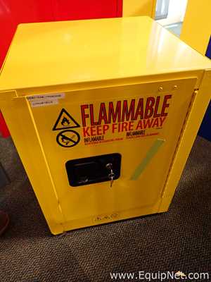 Lote de 2 Gabinetes de Almacenamiento de Inflamables JustRite Requisitos de aire 4 GALS.  4 Galones