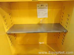 Armário de Armazenamento para Inflamáveis Jamco Requisitos de Ar 30 GALS.  30 Galão
