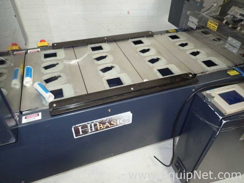 Used 2009 Sencorp Hp-12 conveyor sealer, 9.75'' x21'' sealing area auto feeds