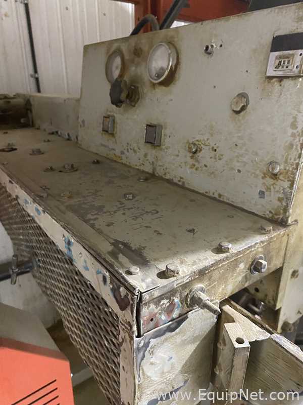 4600 J Aero Seal Bag Sealer for Pinch Bottom Bags with Conveyors