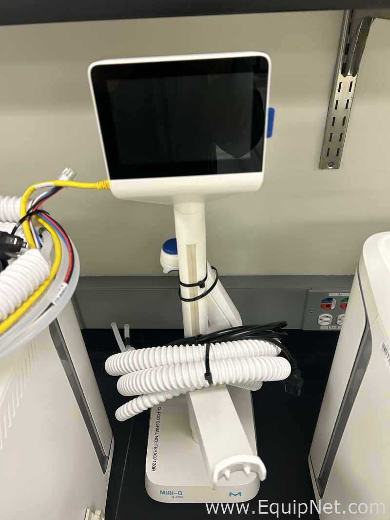 Lote de 2 Sistema de Purificación y Destilación de Agua Millipore IQ 7000