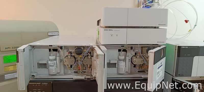 HPLC Shimadzu SIL-30ACMP