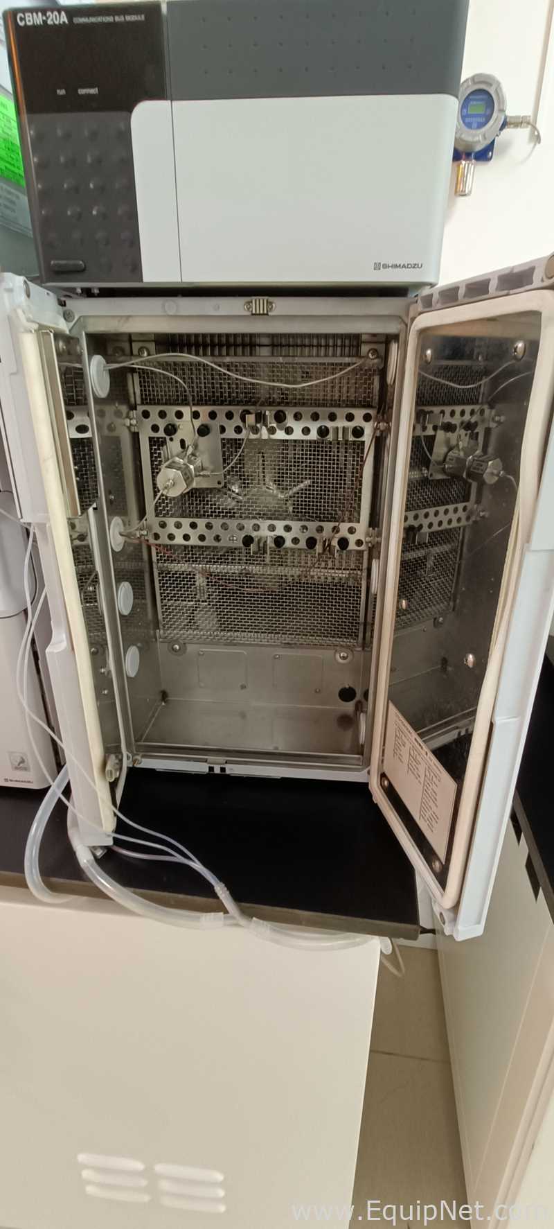 HPLC Shimadzu SIL-30ACMP