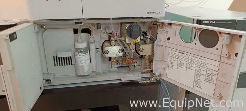 HPLC Shimadzu SIL-30ACMP