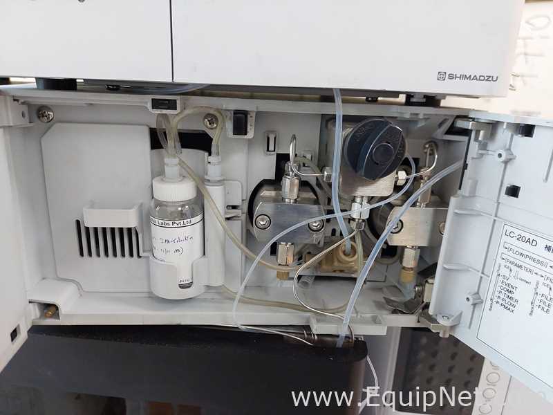 HPLC Shimadzu SIL-30ACMP