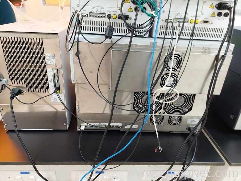 HPLC Shimadzu SIL-30ACMP
