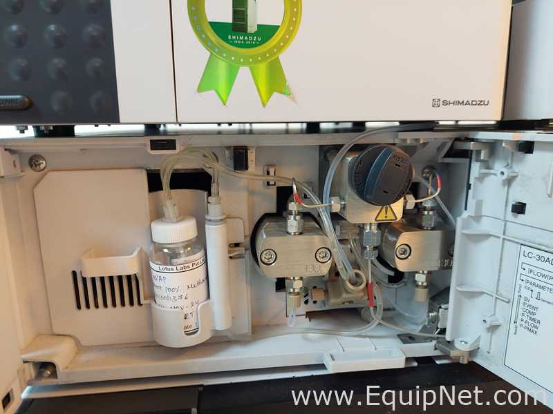 HPLC Shimadzu SIL-30ACMP