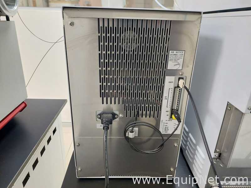 HPLC Shimadzu SIL-30ACMP